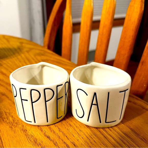 Rae Dunn salt and pepper - Picture 1 of 1